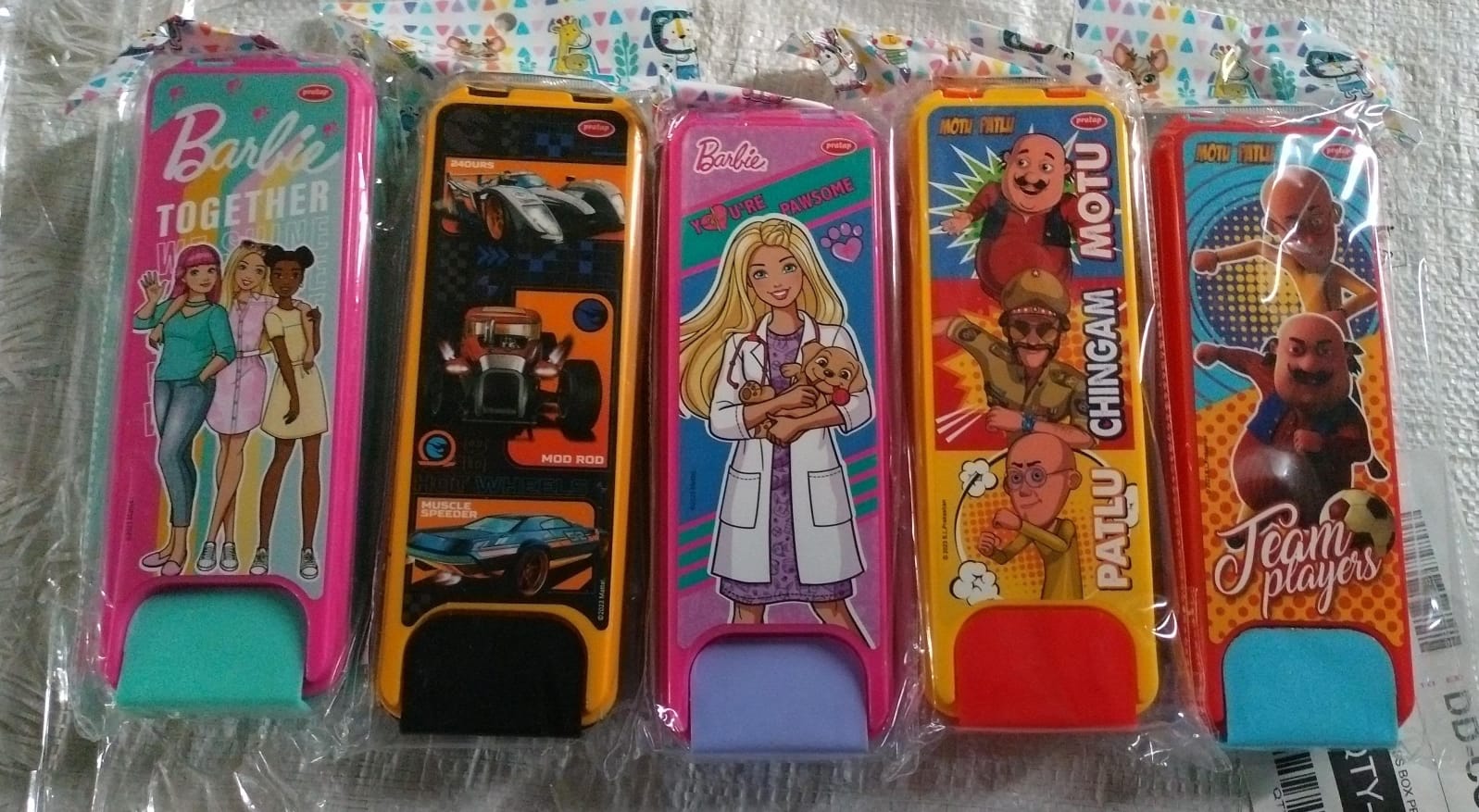 Stylish Cartoon Printed Hard Top Pencil Box for Kids (1 Pc / Mix Design) Stylish Cartoon Printed Hard Top Pencil Box for Kids (1 Pc / Mix Design)